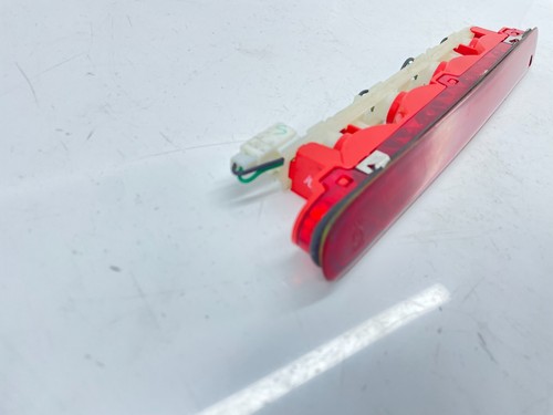 HYUNDAI I20 MK1 THIRD STOP LAMP BRAKE TAIL GATE LIGHT 2008-2014๐ - Picture 2 of 13