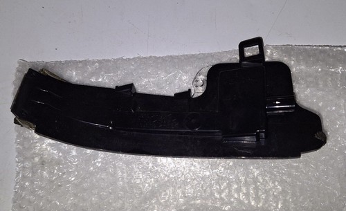 Luces de señal de giro de espejo lateral OEM para Toyota Tacoma 2016-2023 - Imagen 6 de 7
