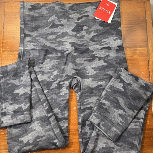 SPANX LOOK AT ME NOW SEAMLESS LEGGINGS FL3515  Gray Camouflage Size M - Picture 2 of 4