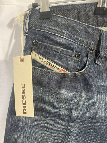 Pantalones de mezclilla para hombre Diesel Bootcut Zathan W33 L30 lavado oscuro nuevos con etiquetas - Imagen 2 de 12