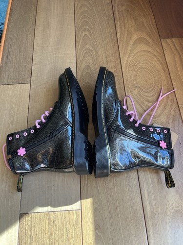 NWOB Dr. Martens Youth 1460 Glitter  Flower Applique 8-Eye Boots Youth US 6 - Picture 4 of 7