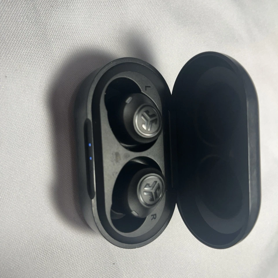 Auriculares inalámbricos JLab JBuds Air True con estuche de carga - negros Foto 2 de 4