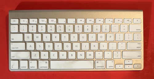 Apple A1314 MC184LL/A Bluetooth Wireless Magic Keyboard Tested, Works Perfect!!! - Picture 14 of 22