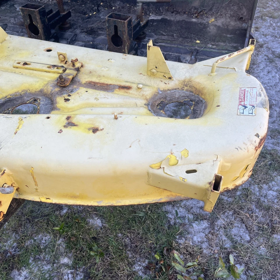 JOHN DEERE 316 318 332 50 CUBIERTA CORTACÉSPED CARCASA AM100164 Foto 2 de 4