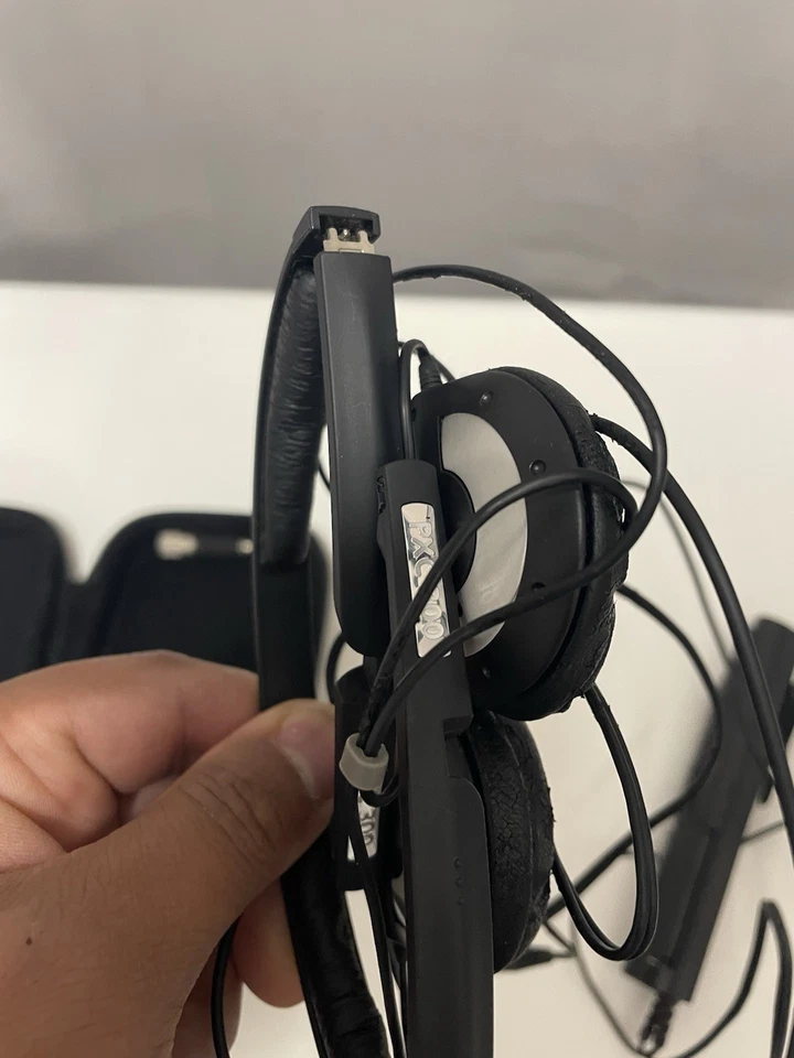 Sennheiser PXC 300 NoiseGard – New Pads + Spare Pads & Case - Black *, photo 4 of 5