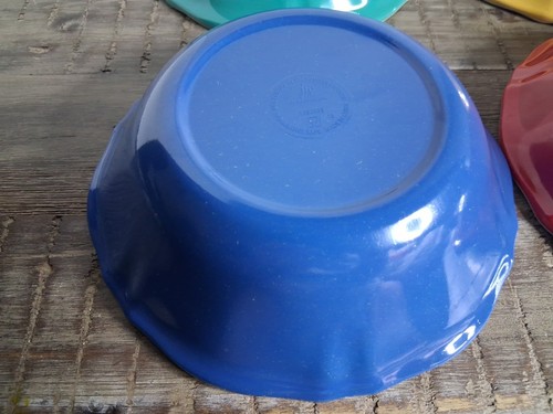 JW Melamin 7,5 Zoll Schalen, Tupfen, verschiedene Farben, gewellter Rand 4er Set - Bild 9 von 11