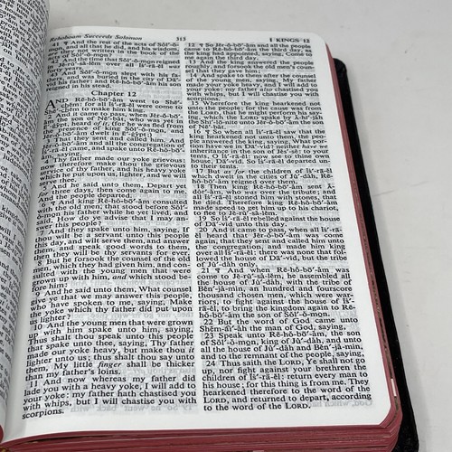 Holy Bible KJV Concordance Dictionary Red Letter Edition World Publish Vintage - Picture 8 of 15