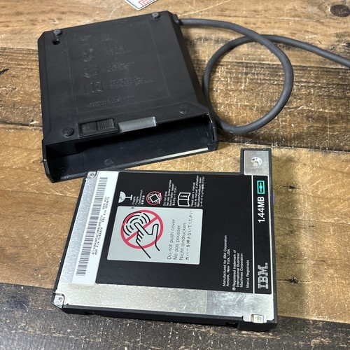 IBM Thinkpad External 1.44mb 3.5" Floppy Drive 05K6187 05K5907 - Picture 5 of 5