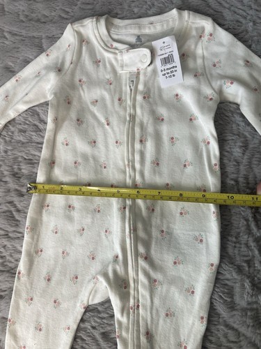 Baby Gap NWT Girl Pajamas Cream with Little Pink Flowers Sz 0-3 mos - Picture 6 of 8