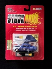 1997 RACING CHAMPIONS STOCK ROD RUSTY WALLACE #2.. ISSUE # 35  1 / 64 SCALE