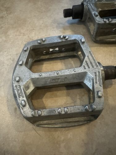 Old School BMX 1/2 inch VP-821 GT Pedals Vintage BMX Race Freestyle Silver Metal - Picture 2 of 8