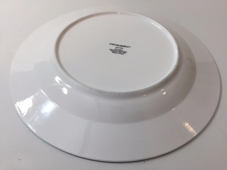 Cynthia Rowley New York Fine China Dinner Plate, 10 3/4" Diameter - Image 4 of 4
