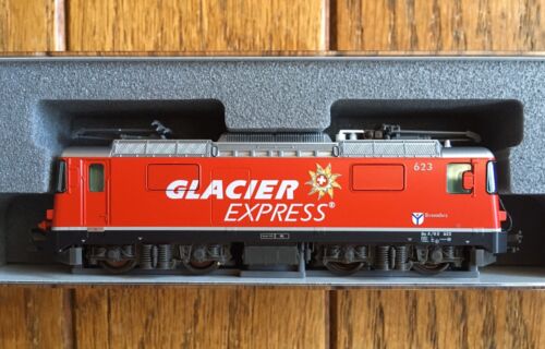 Kato 3102-2 RhB - Lokomotive „Glacier Express“ - Spur N (DE) - Bild 2 von 8