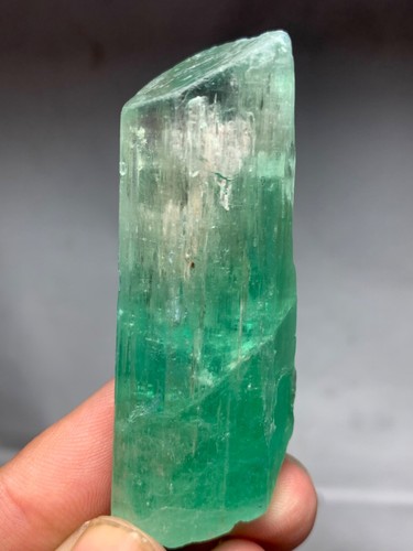 220 Carat Beautiful Kunzite Crystal From Afghanistan - Picture 2 of 8