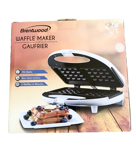 Brentwood TS-242 White 750W Compact Non-Stick Standard Dual Waffle Maker - Picture 3 of 5