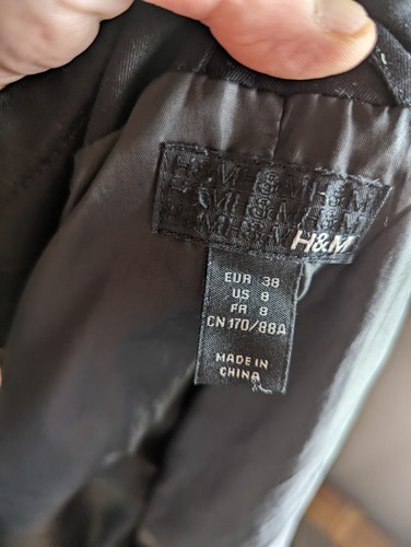 Zuckersüßer H&M Kurzmantel A Linie dekorative Raffung Smoke Schwarz 38 - Bild 14 von 17