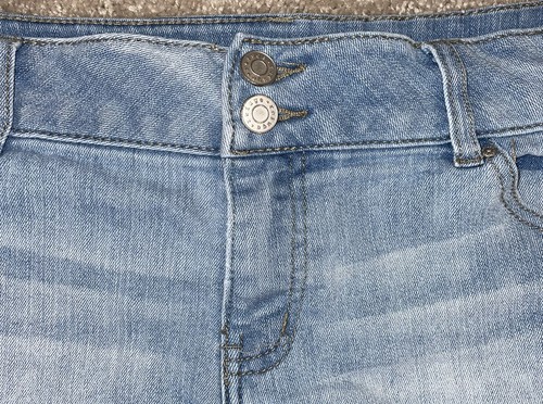 Refuge Womens Jean Shorts Size 12 Light Wash Cut Off - Picture 4 of 4