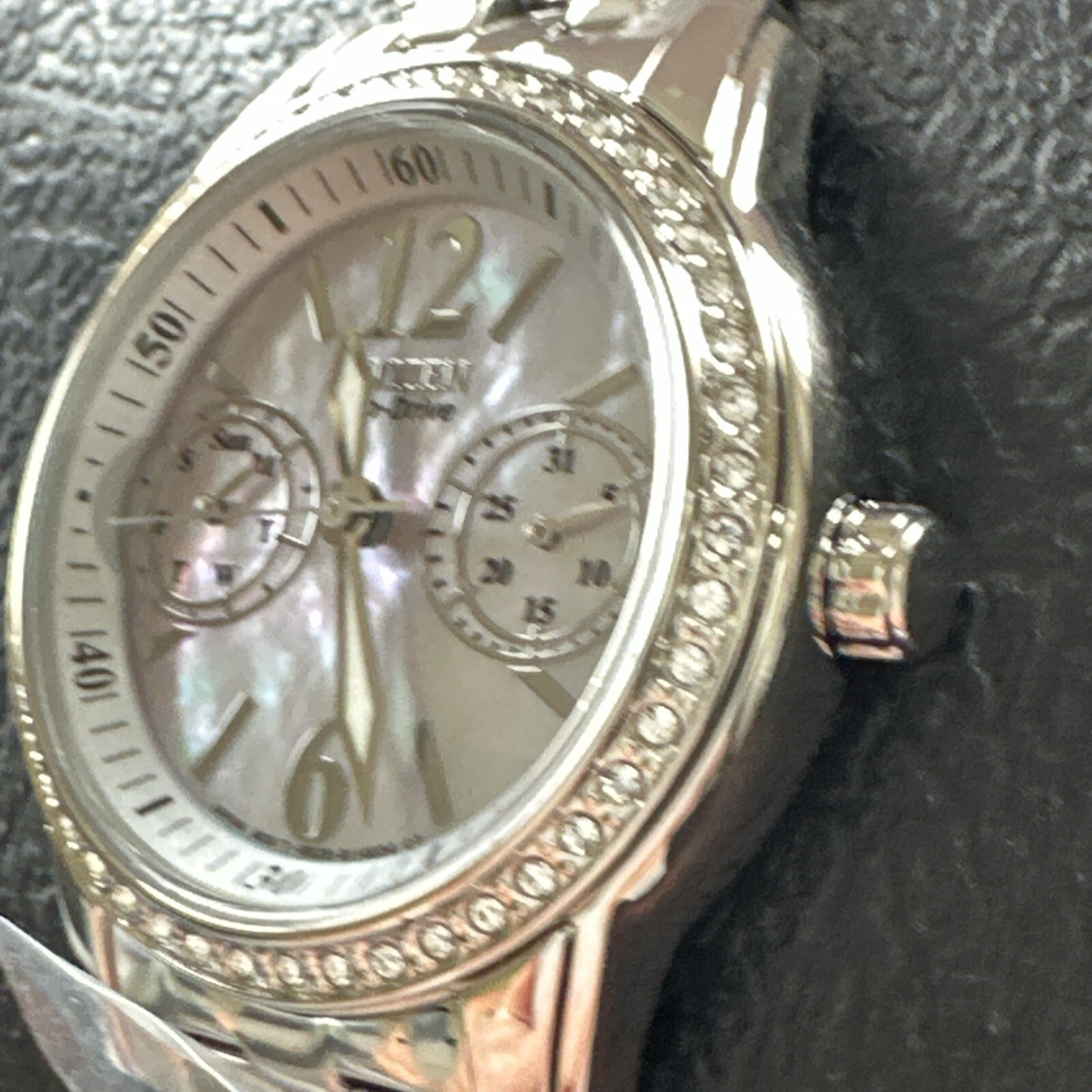 Picture 3 of 24