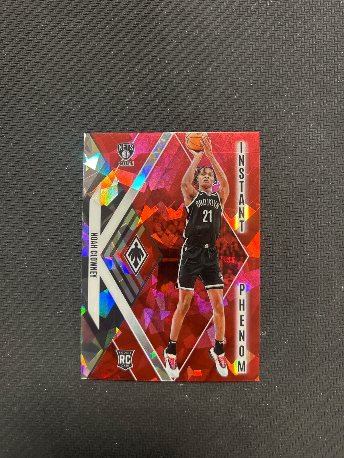 2023-24 Panini Phoenix Instant Phenom Phoenix Red Ice #8 Noah Clowney