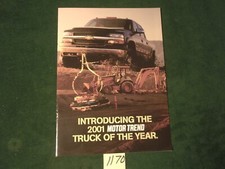 MINT 2001 CHEVROLET SILVERADO Motor Trend Truck of the Year Sales Brochure~#1170