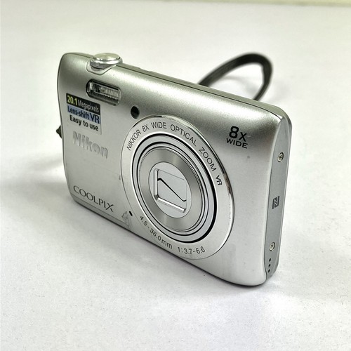 Nikon Coolpix S3700 20.1MP Digital Camera Powers On Lens Error No Battery - Picture 3 of 8
