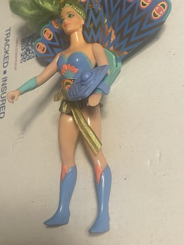 Modellino She-ra Peekablue 1985 vintage usato in ottime condizioni con vestito e scudo - Foto 3 di 6