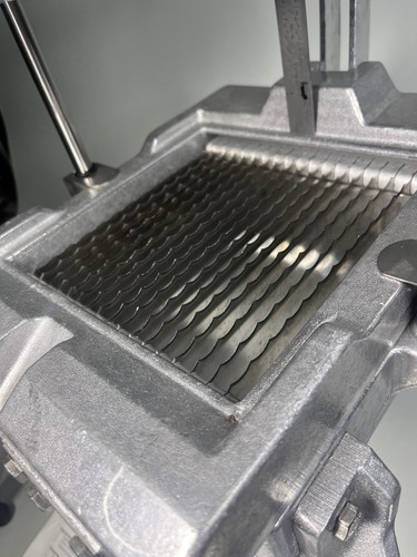 Nemco 55650CS Easy Taglierina per Lattuga e Affettatrice per Pollo, 2 Piastre per Coltelli 3/8" e 1/2" - Foto 3 di 19