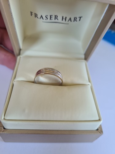 Ornate White Gold 9ct Wedding Band size Q1/2 Fully stamped w/ small diamond ! - Picture 13 of 14
