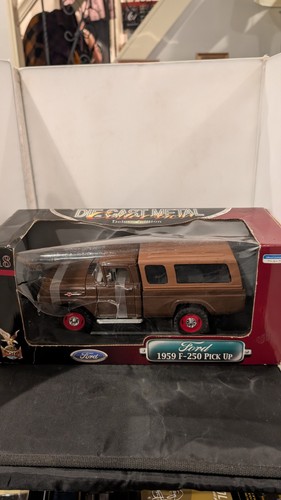 1959 Ford F-250 Pickup with Camper 1:18 Road Signature Diecast Metal - Picture 9 of 9