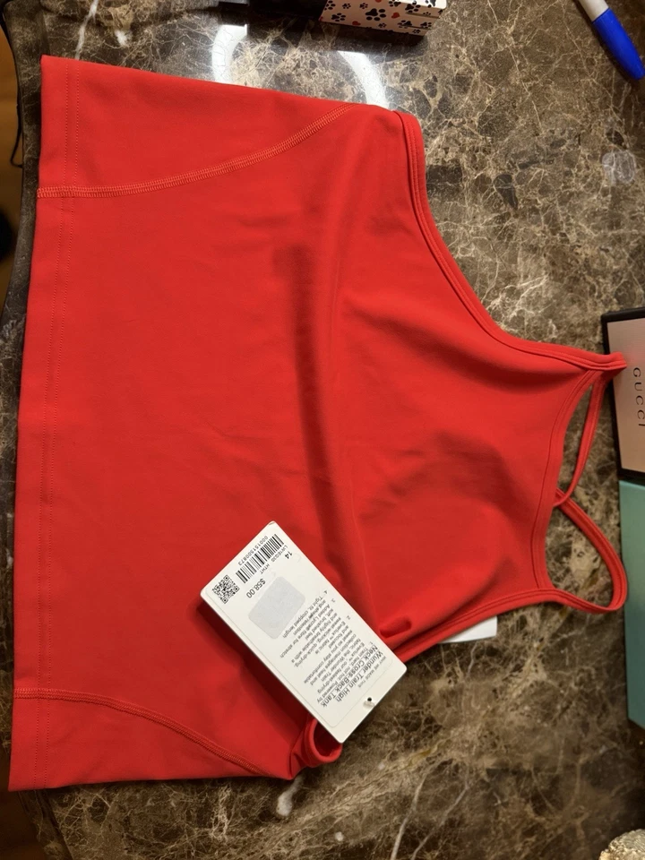 全新带标签 lululemon Wunder Train 高领十字背背心 14 码 — 第 2/4 张图片