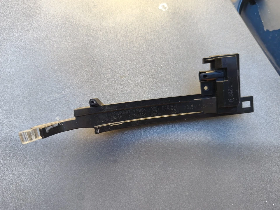 Coppia Frecce Specchietti Audi A3 8P Dx Sx - Immagine 2 di 2