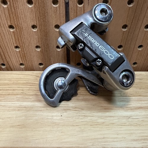 Vintage Shimano 600 RD-6207 Rear Derailleur Road Bike Japan Mid Cage 194g WEAR - Picture 4 of 14