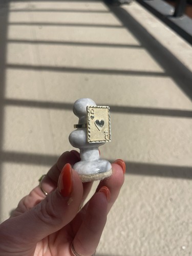 10K Gold Queen Of Hearts Playing Card Ring Size 7 - Picture 3 of 8