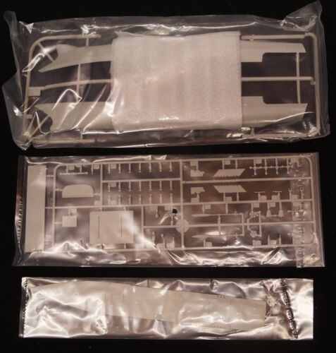 Trumpeter 06729 PLA Navy Type 055 Destroyer 1:700 Vollrumpf - Bild 3 von 5
