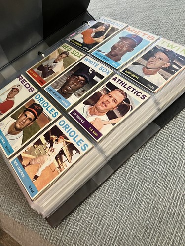Mid-High Grade 60's/70's/80's (374) Vintage Binder—HOFers, Stars, RCs, Commons! - Picture 1 of 23