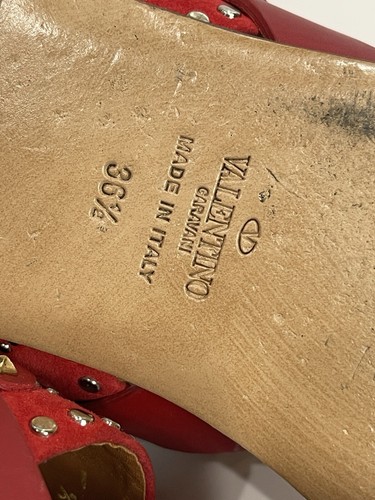 Valentino Garavani Womens Teodora Leather Studded Sandals Flats US Sz 6 Italy - Picture 9 of 9