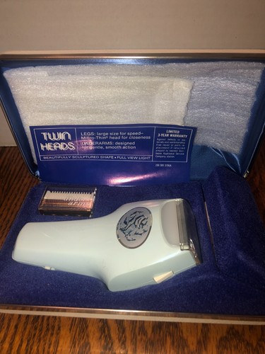 Vintage Lady Sunbeam Mist Blue Twin Head Electic Shaver 76-14 Works IOB - Picture 2 of 16