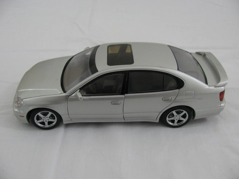 AUTOart 1/18 Diecast Plateado Lexus GS 400 Modelo Coche Concesionario Promo En muy buena condición Foto 2 de 4
