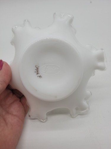 Fenton Silver Crest Violets in the Snow Nut Dish **SIGNED** - Picture 5 of 5