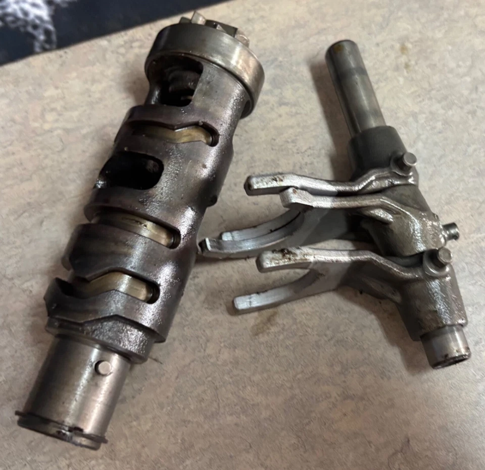 01 Suzuki GSF1200 GSF 1200 Bandit Motor Transmisión Cambio Horquilla Tambor Cambio Z5 Foto 2 de 2