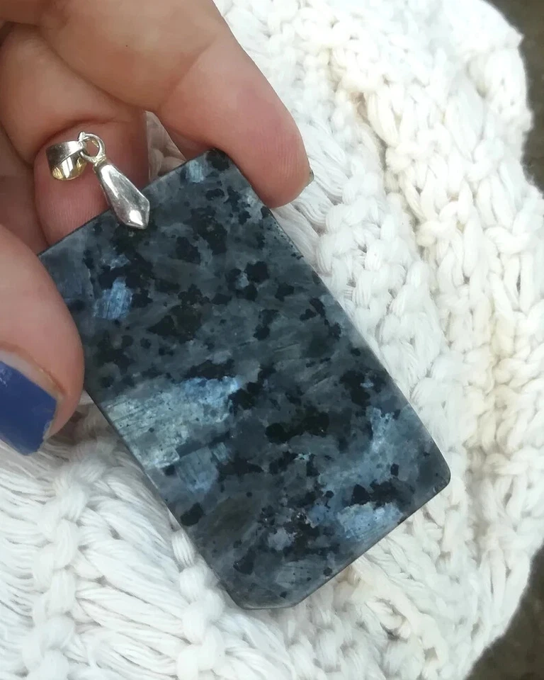 GRANDE PENDENTE GEOMETRICO IN LABRADORITE NATURALE E ARGENTO 925 REGALO PER UOMO - Immagine 4 di 4