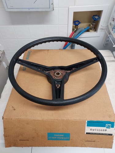 Pontiac deluxe steering wheel 9755889 black NEW - Picture 4 of 5