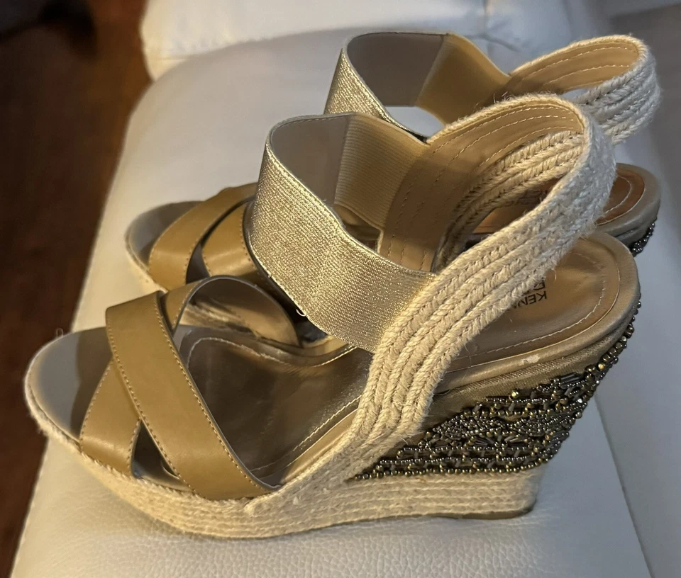Kenneth Cole Mujer S9 Live Plataforma Rápida Cuña Metálica Borde Dorado Foto 4 de 4