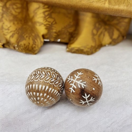 Mango Wood Decorative Ball Set, Whitewash Finish, Coffee Table Centerpiece. - Picture 3 of 6