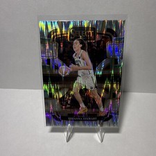 2024 Panini Select WNBA - Concourse Silver Flash Prizm #13 Breanna Stewart