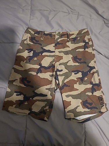Vans Surf N Shorts Camo Size 30 Hybrid Shorts 4 Way Stretch Pockets NWOT  - Picture 1 of 10