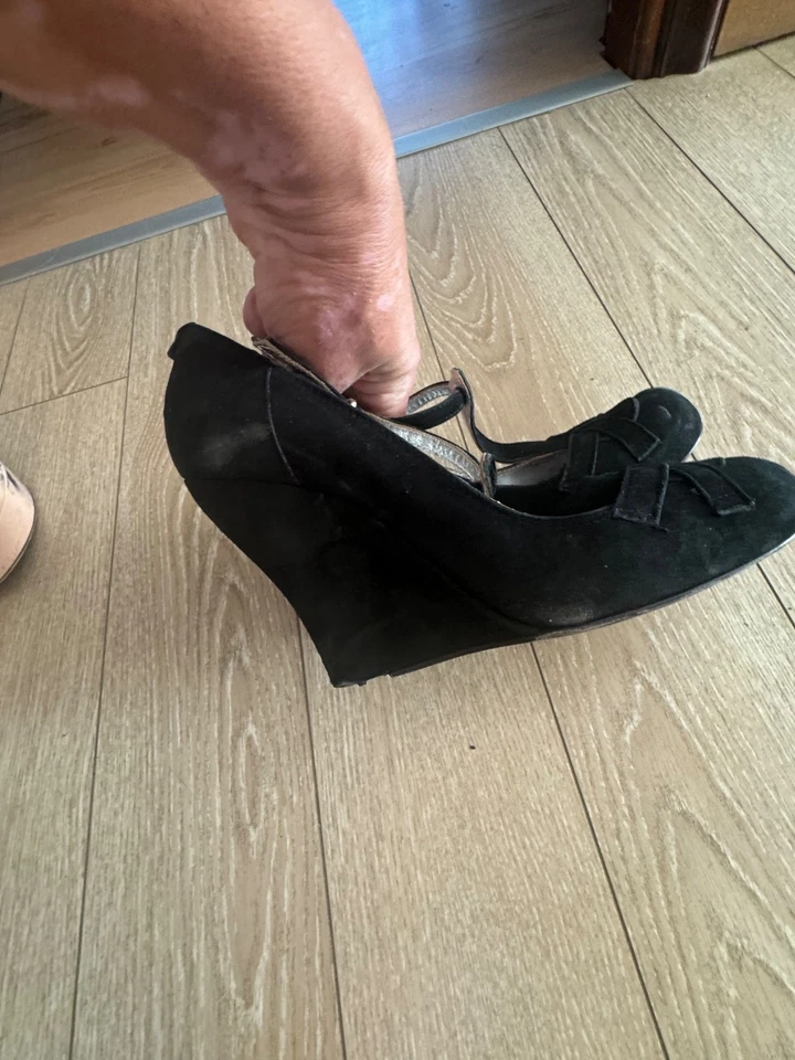 Décolleté 40 nere in velluto - Immagine 2 di 4