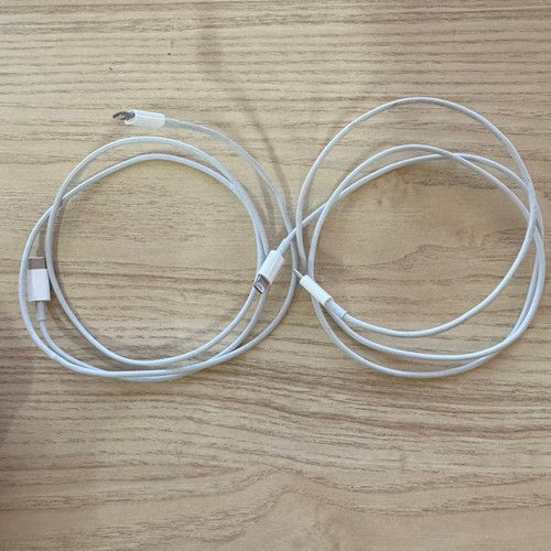 2 x Genuine Apple USB-C to Lightning cable - iPhone 14, 13, 12, SE, 11, XS, XR - Picture 1 of 5