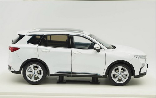 FORD EQUATOR SUV 2022 1/18 Scale White Diecast Car Model Toy Collection - Picture 3 of 7