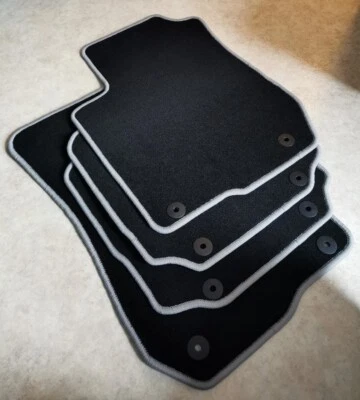 Set 4 Tapis Sol Sur Mesure AUDI A3 S3 8L 1996 2002 Velours NOIR Bords GRIS ALU - Photo 1/3